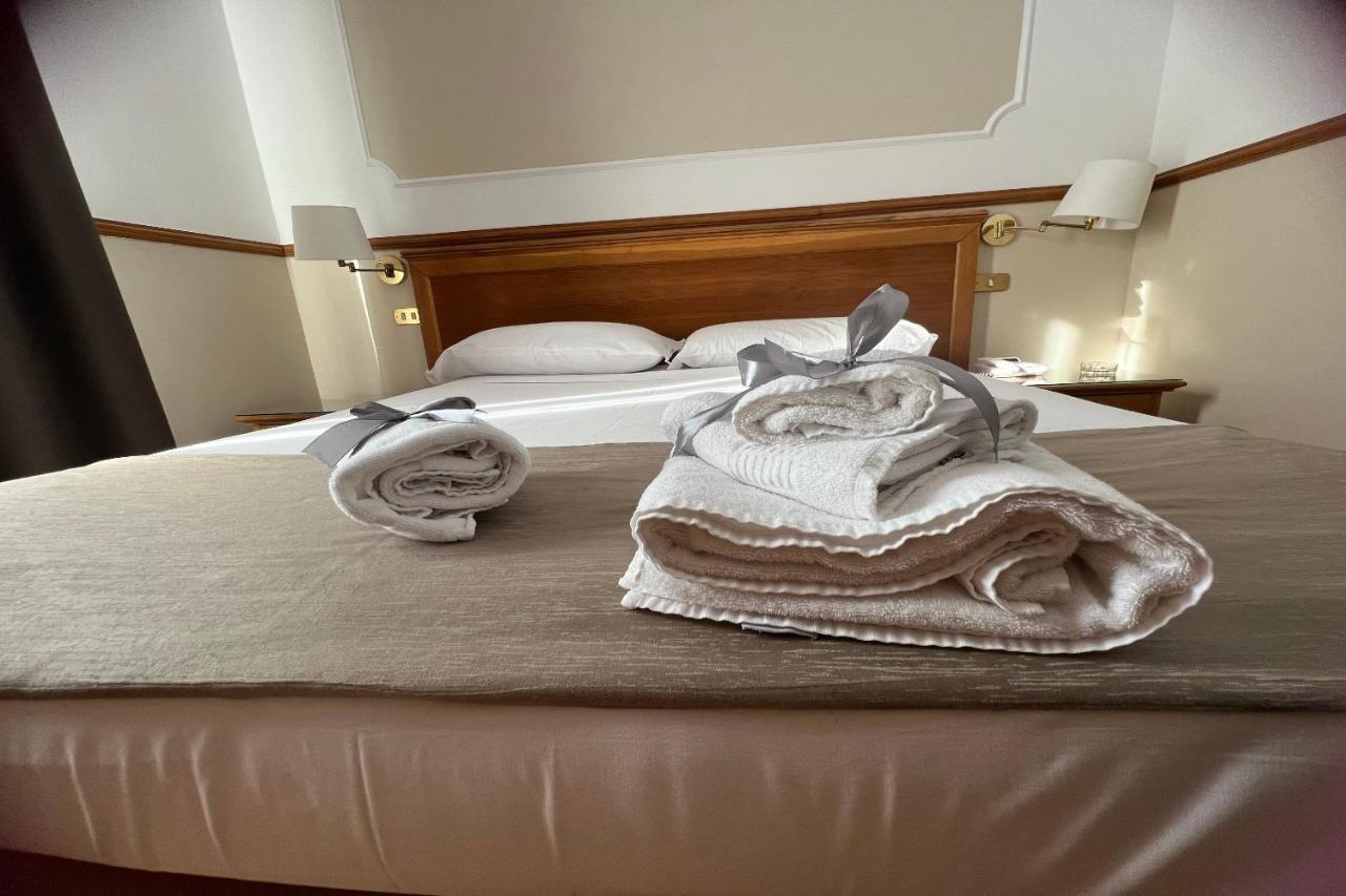 Hotel Leopardi Nápoly Kültér fotó