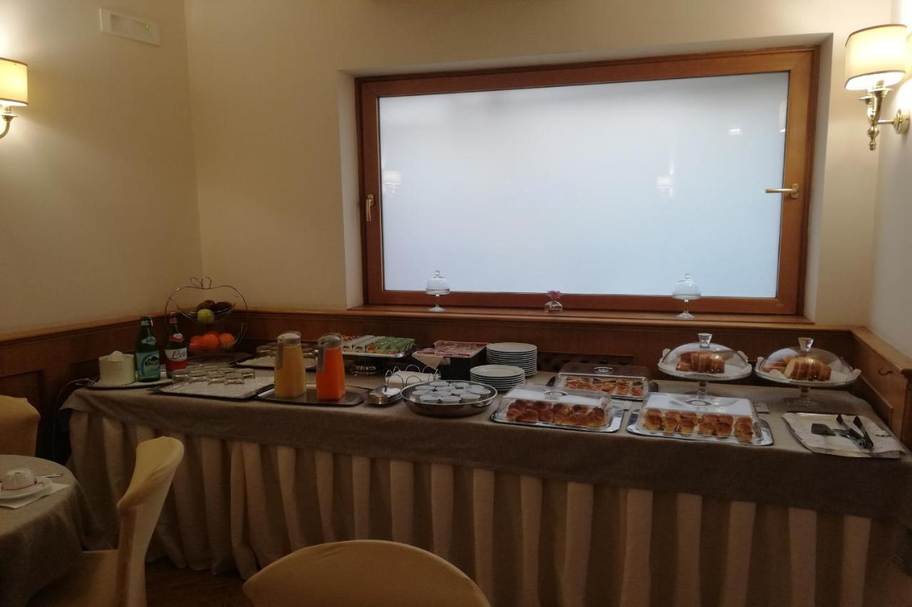 Hotel Leopardi Nápoly Kültér fotó