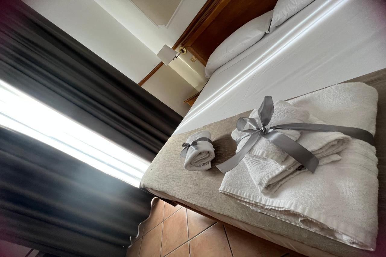 Hotel Leopardi Nápoly Kültér fotó