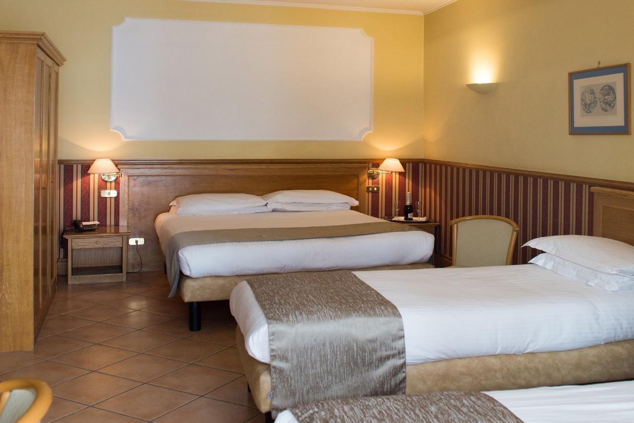 Hotel Leopardi Nápoly Kültér fotó