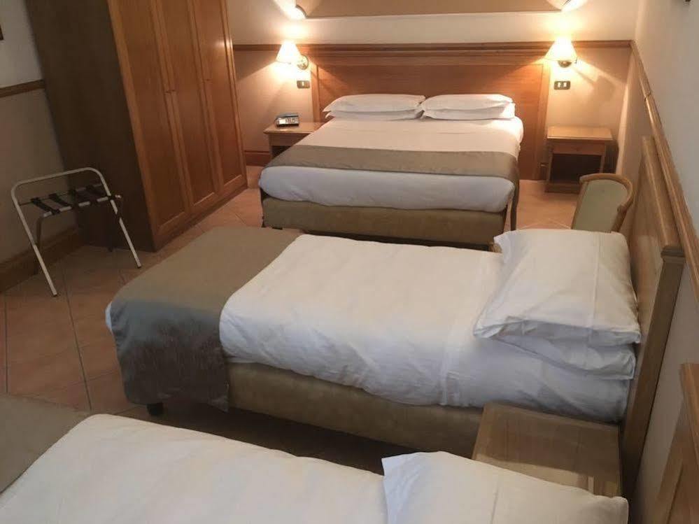 Hotel Leopardi Nápoly Kültér fotó