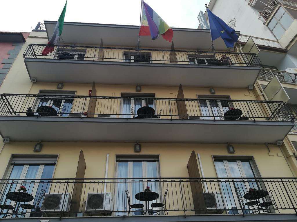 Hotel Leopardi Nápoly Kültér fotó